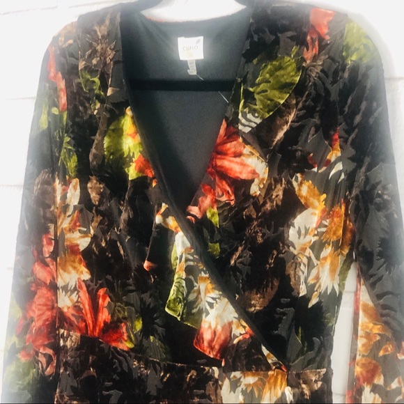 Cupio crushed velvet long sleeve faux wrap dress - Picture 2 of 8